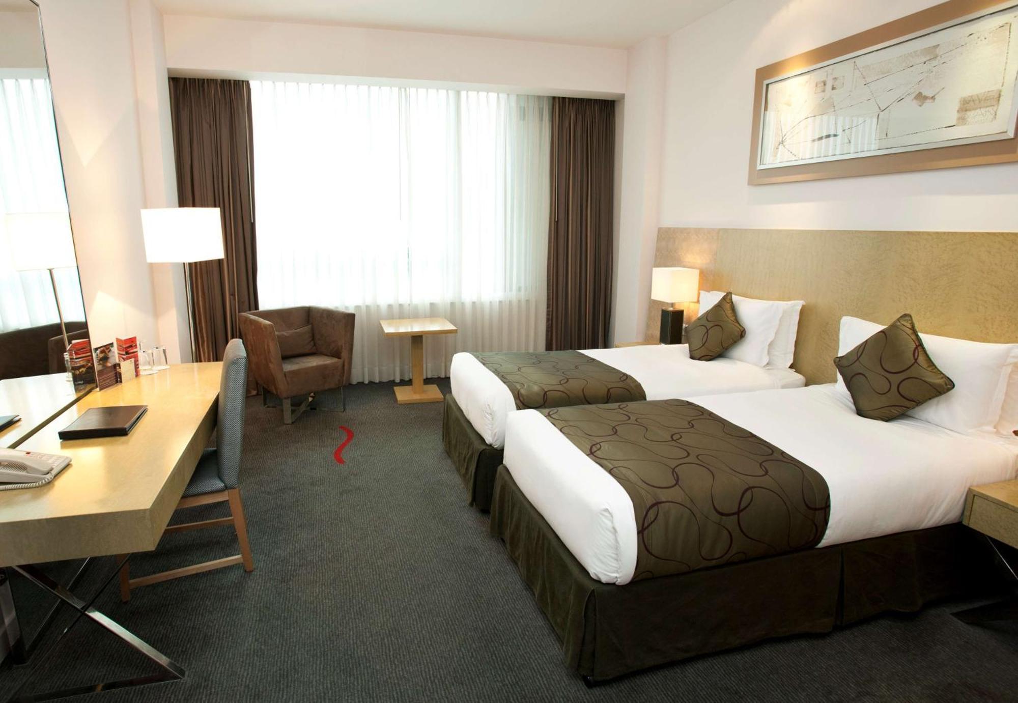 Hotel Park Plaza 4*